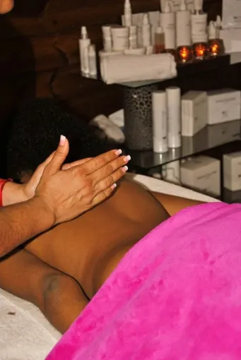 Institut de beauté pour massage ayurvédique au Port, Le Port, Aux Herbes Sauvages