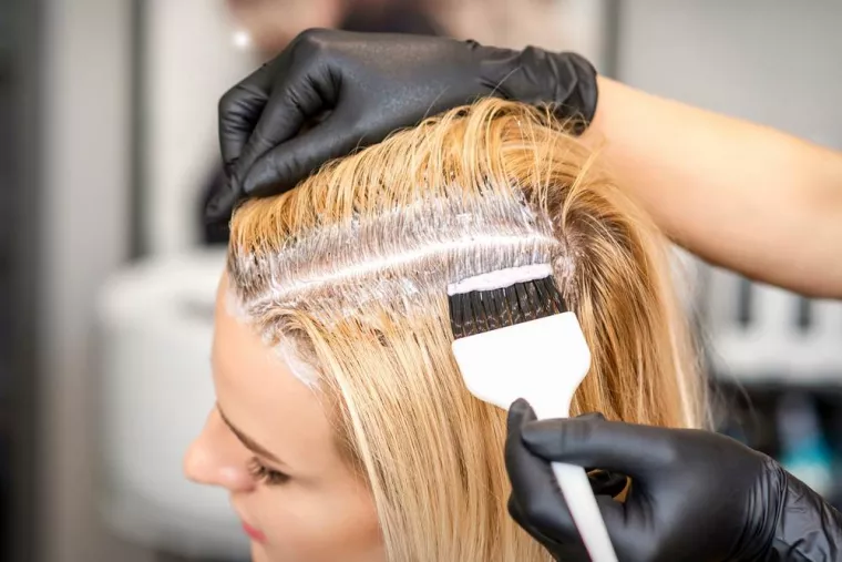 Réaliser une coloration sur cuir chevelu sensible sans réaction, Port, Aux Herbes Sauvages